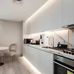 Great Apartments At Marina Star With City View